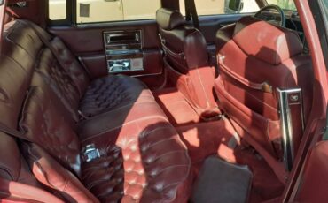 Cadillac-fleetwood-brougham-1990-6