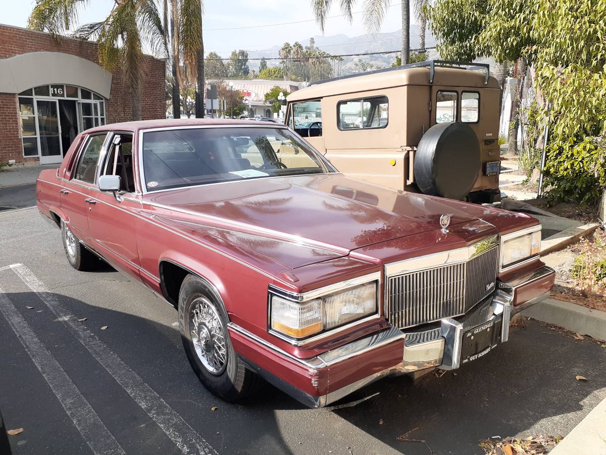 Cadillac-fleetwood-brougham-1990-7
