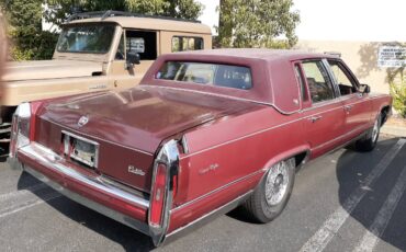 Cadillac-fleetwood-brougham-1990-8