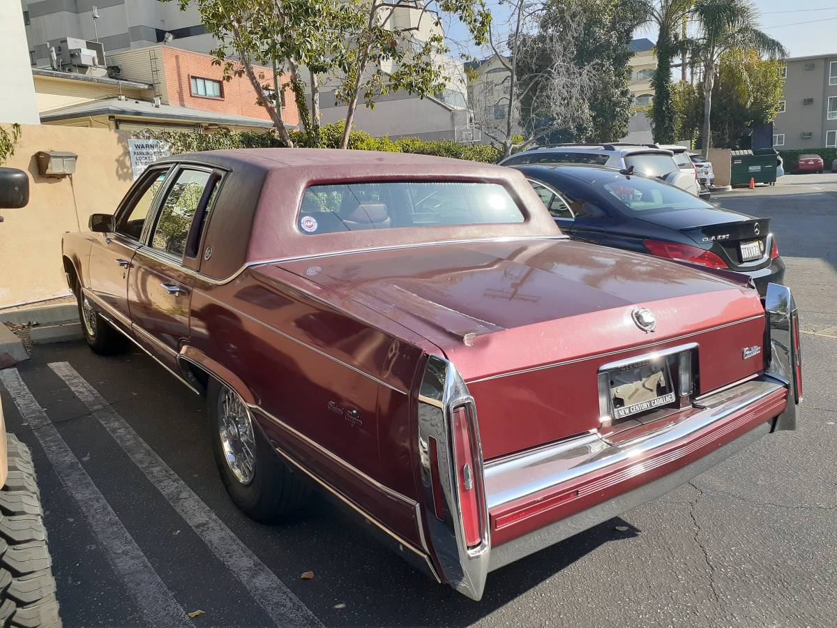 Cadillac-fleetwood-brougham-1990-9