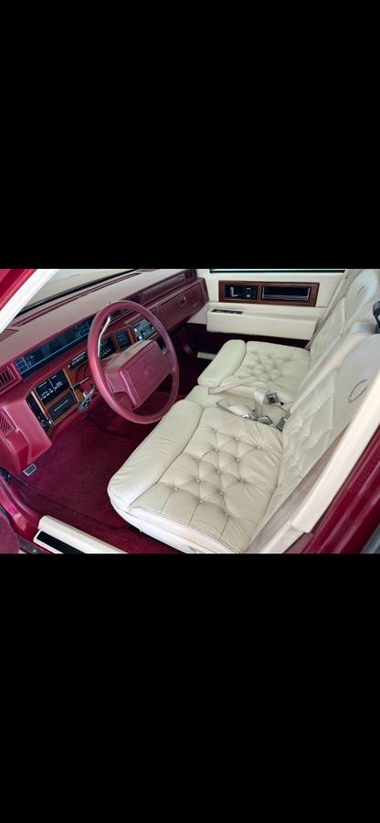 Cadillac-fleetwood-brougham-1992-5