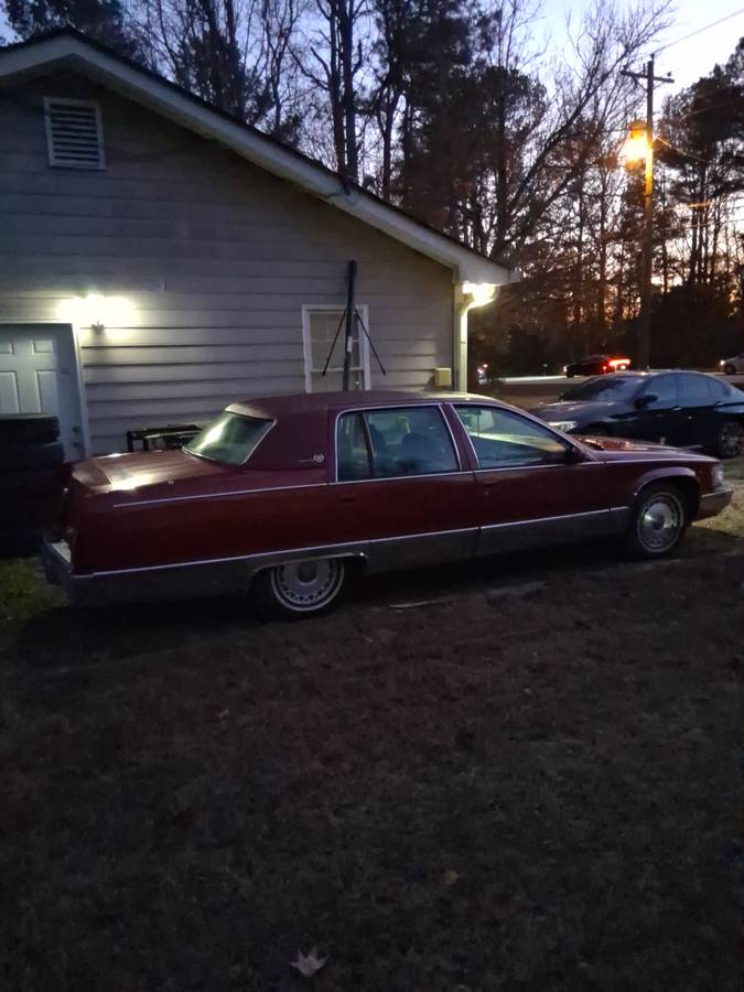 Cadillac-fleetwood-brougham-1996