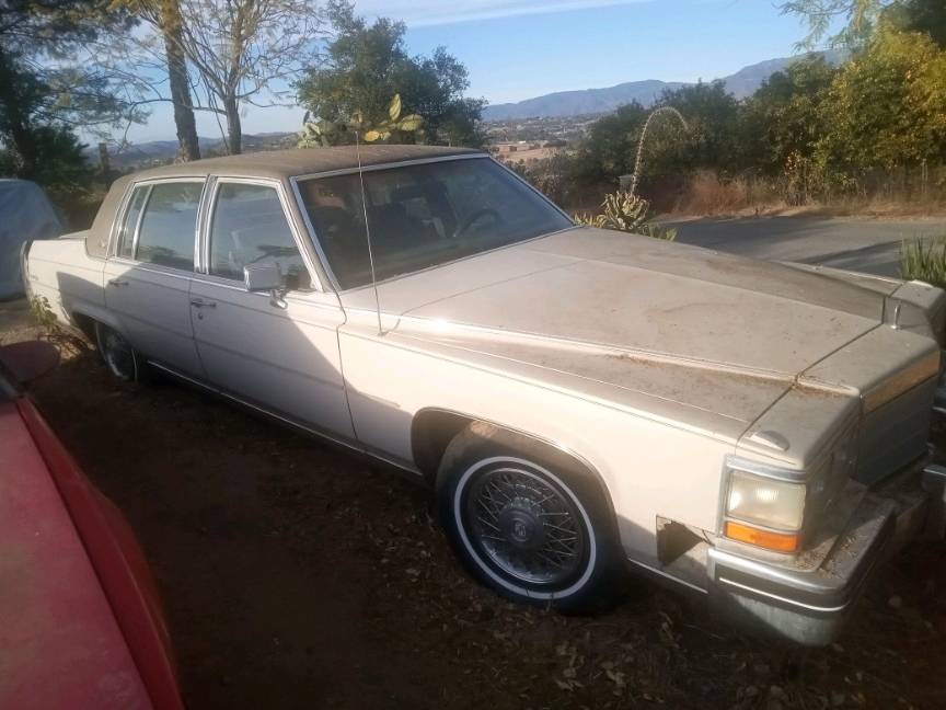 Cadillac-fleetwood-de-elegance-1984-1