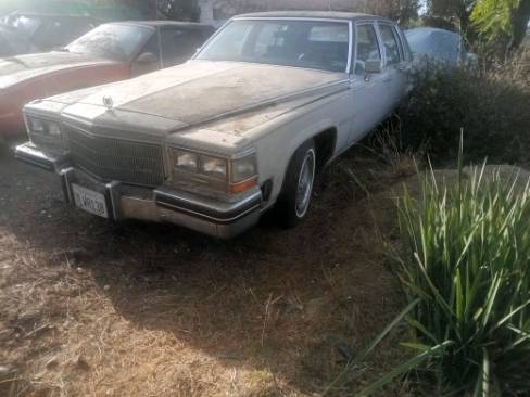 Cadillac-fleetwood-de-elegance-1984