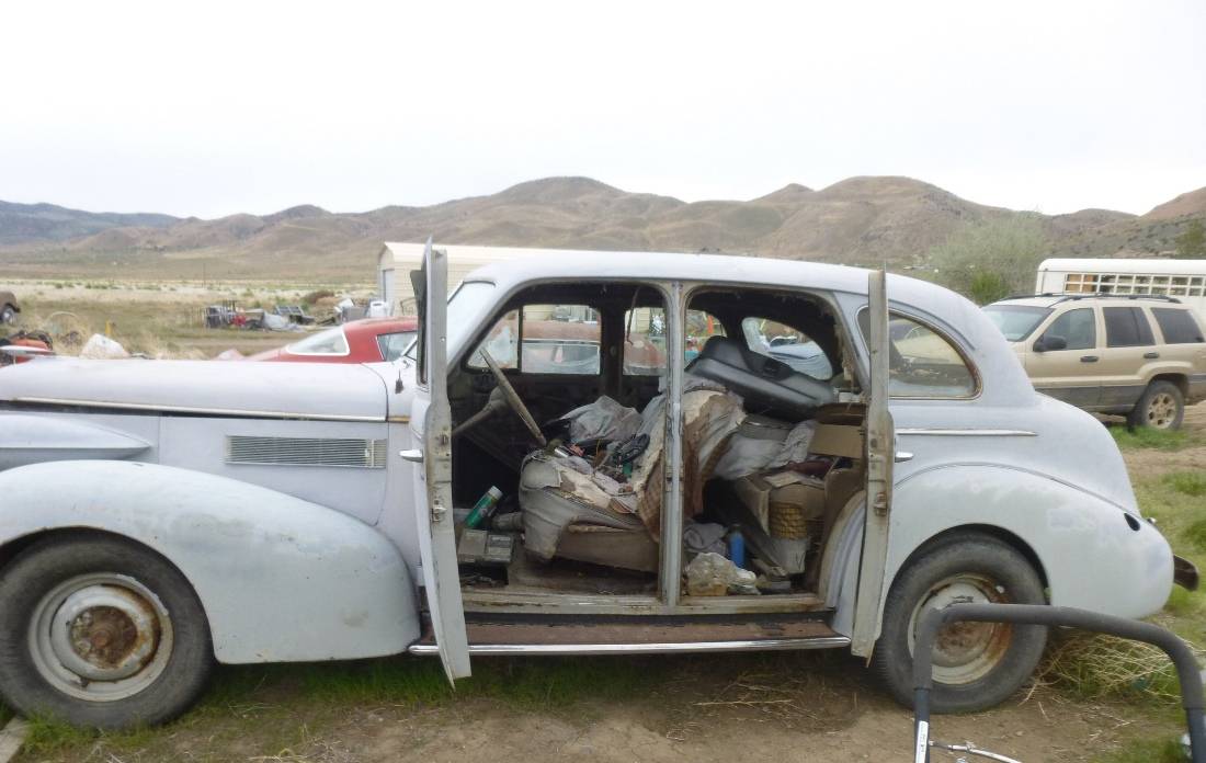 Cadillac-lasalle-1939-black-12
