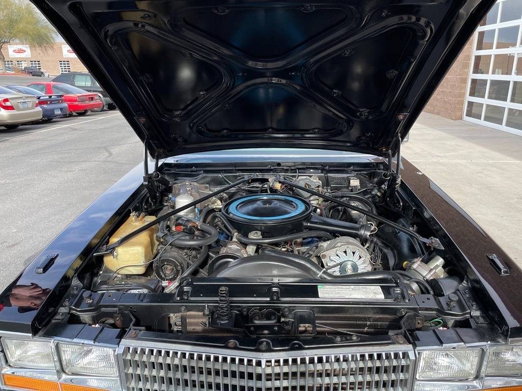 Cadillac-san-remo-coupe-1977-black-123