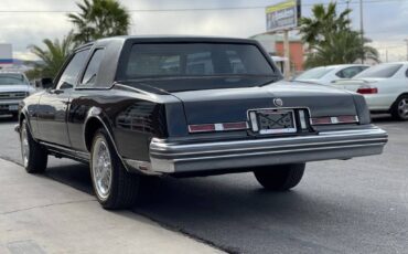 Cadillac-san-remo-coupe-1977-black-163