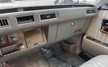 Cadillac-san-remo-coupe-1977-black-243