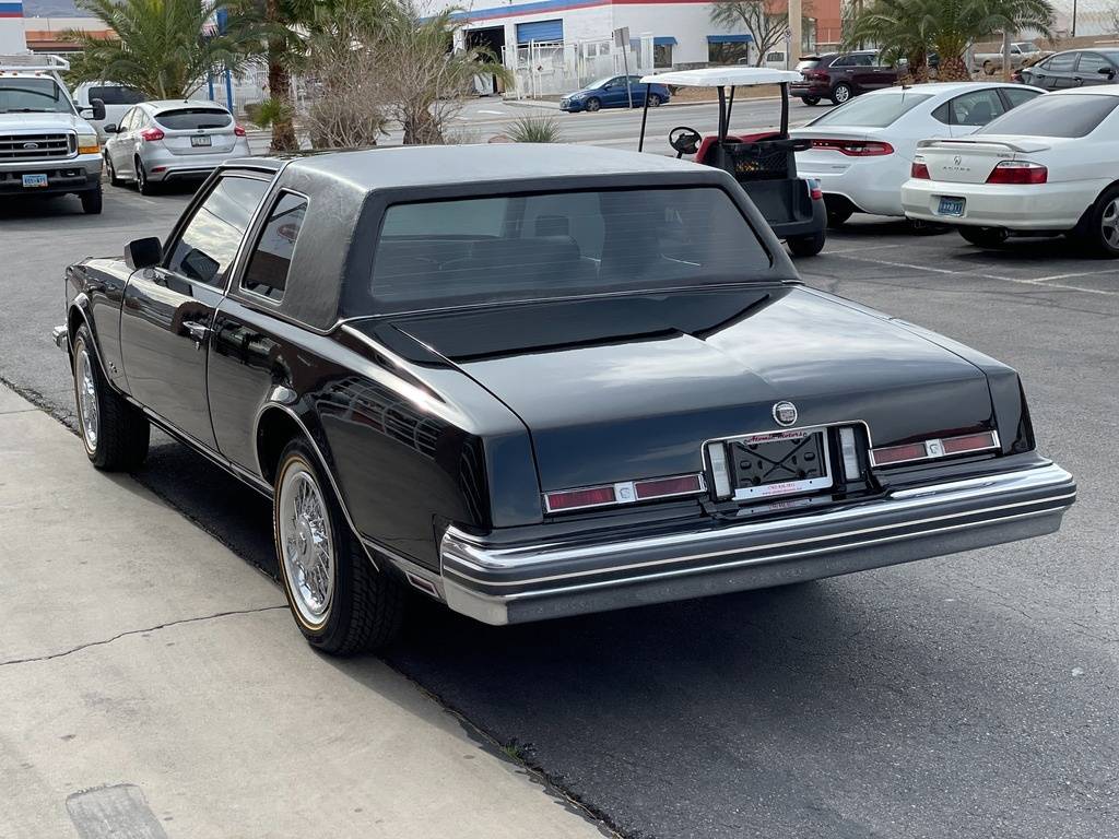 Cadillac-san-remo-coupe-1977-black-258