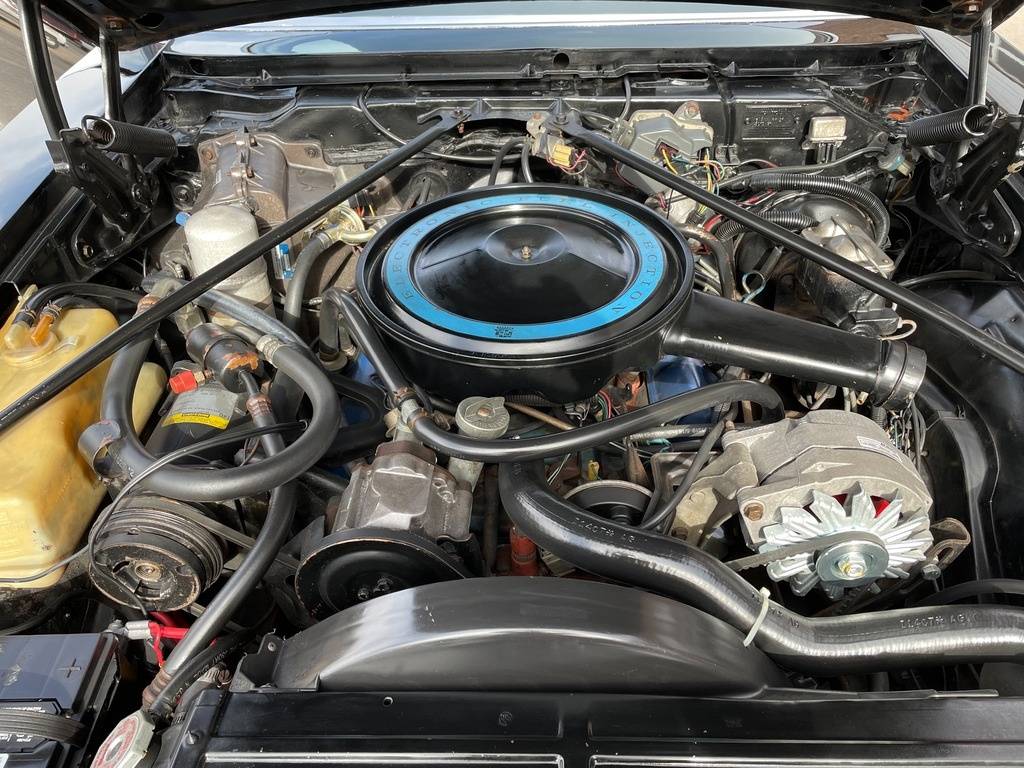 Cadillac-san-remo-coupe-1977-black-271