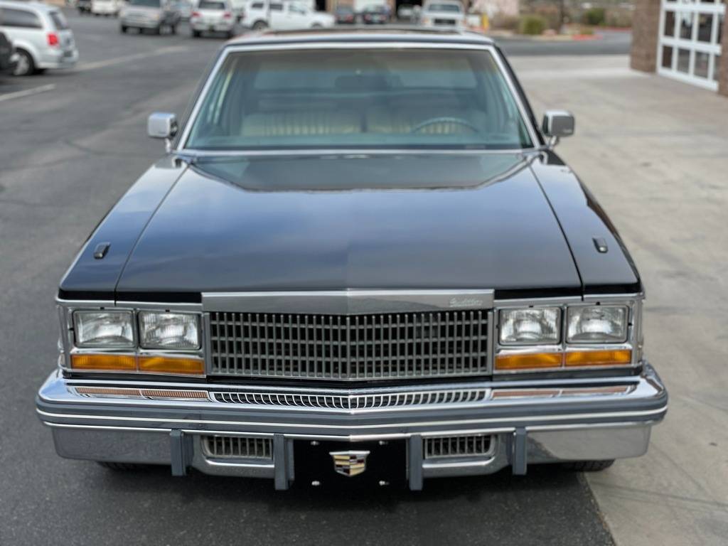 Cadillac-san-remo-coupe-1977-black-276