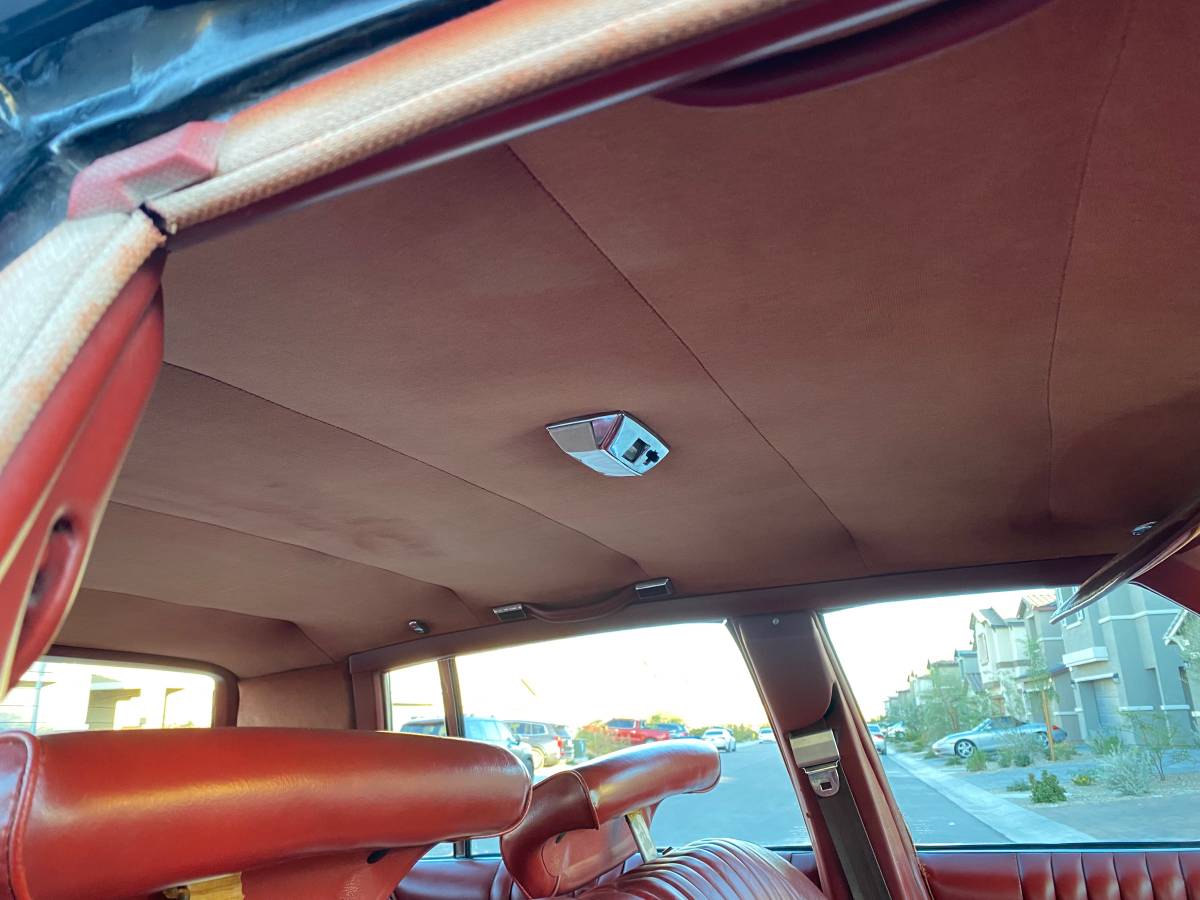 Cadillac-sedan-deville-1976-black-11