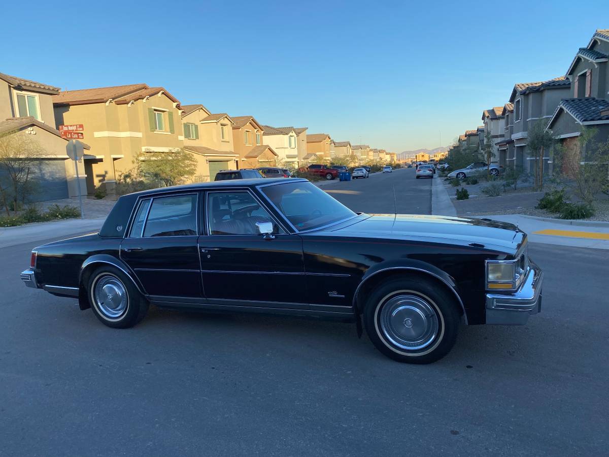 Cadillac-sedan-deville-1976-black-2