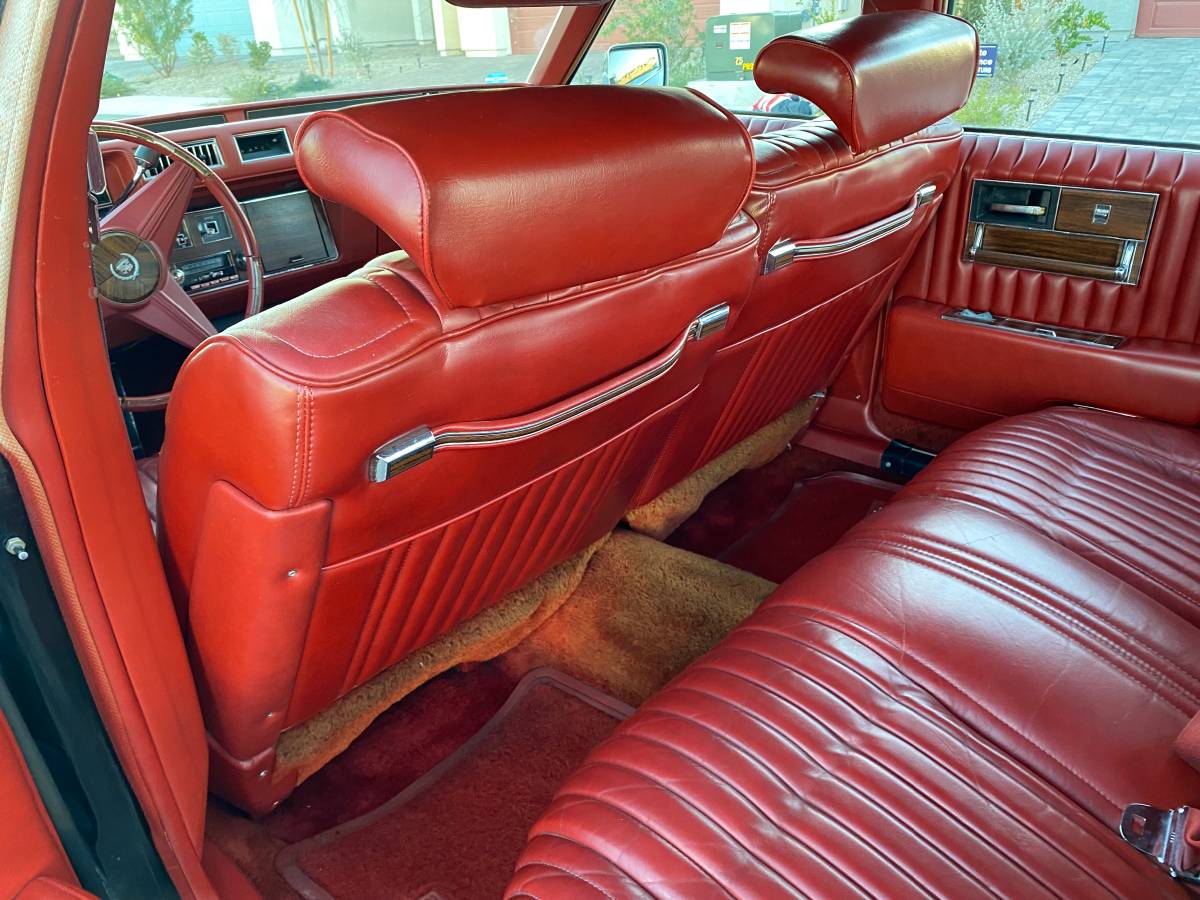 Cadillac-sedan-deville-1976-black-7