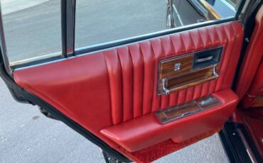 Cadillac-sedan-deville-1976-black-8