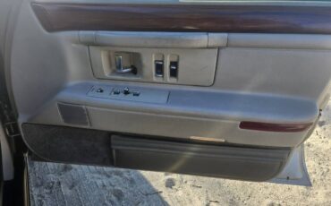 Cadillac-sedan-deville-1994-brown-1