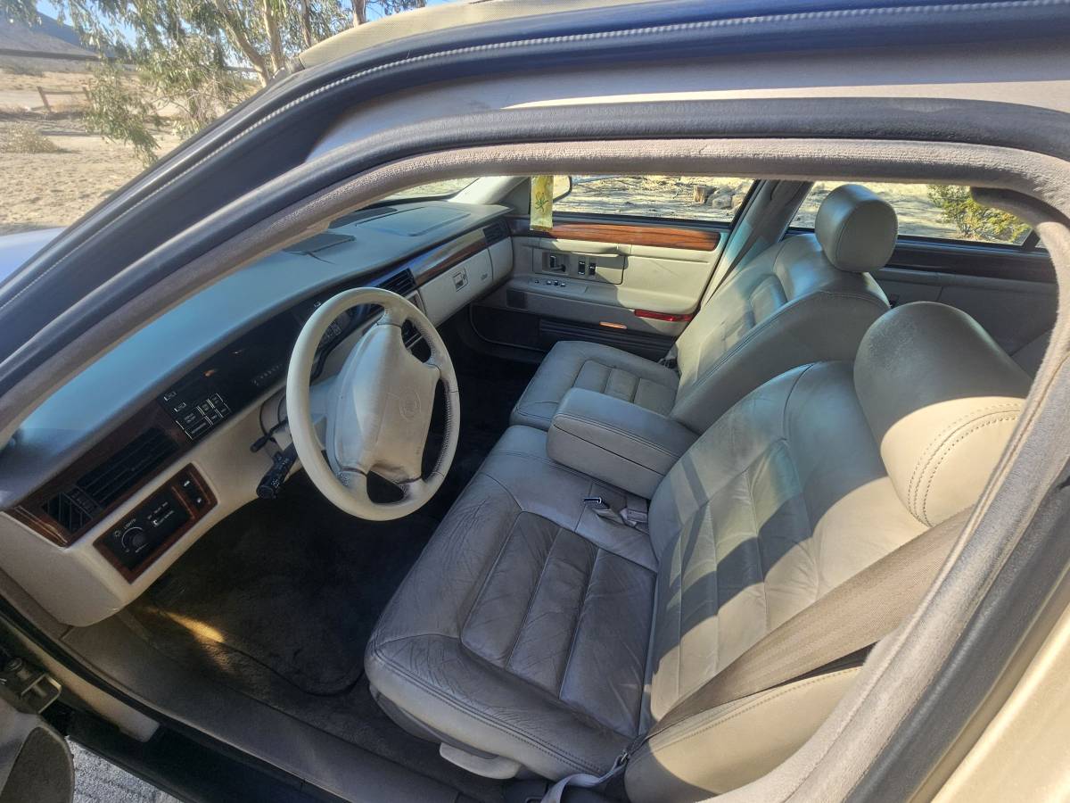 Cadillac-sedan-deville-1994-brown-10