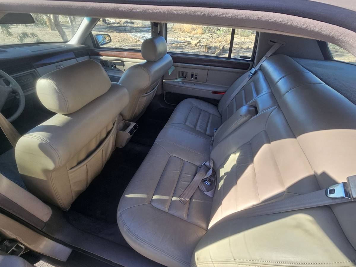 Cadillac-sedan-deville-1994-brown-13