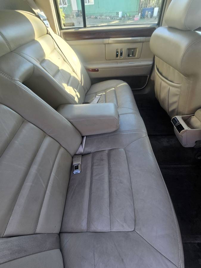 Cadillac-sedan-deville-1994-brown-16