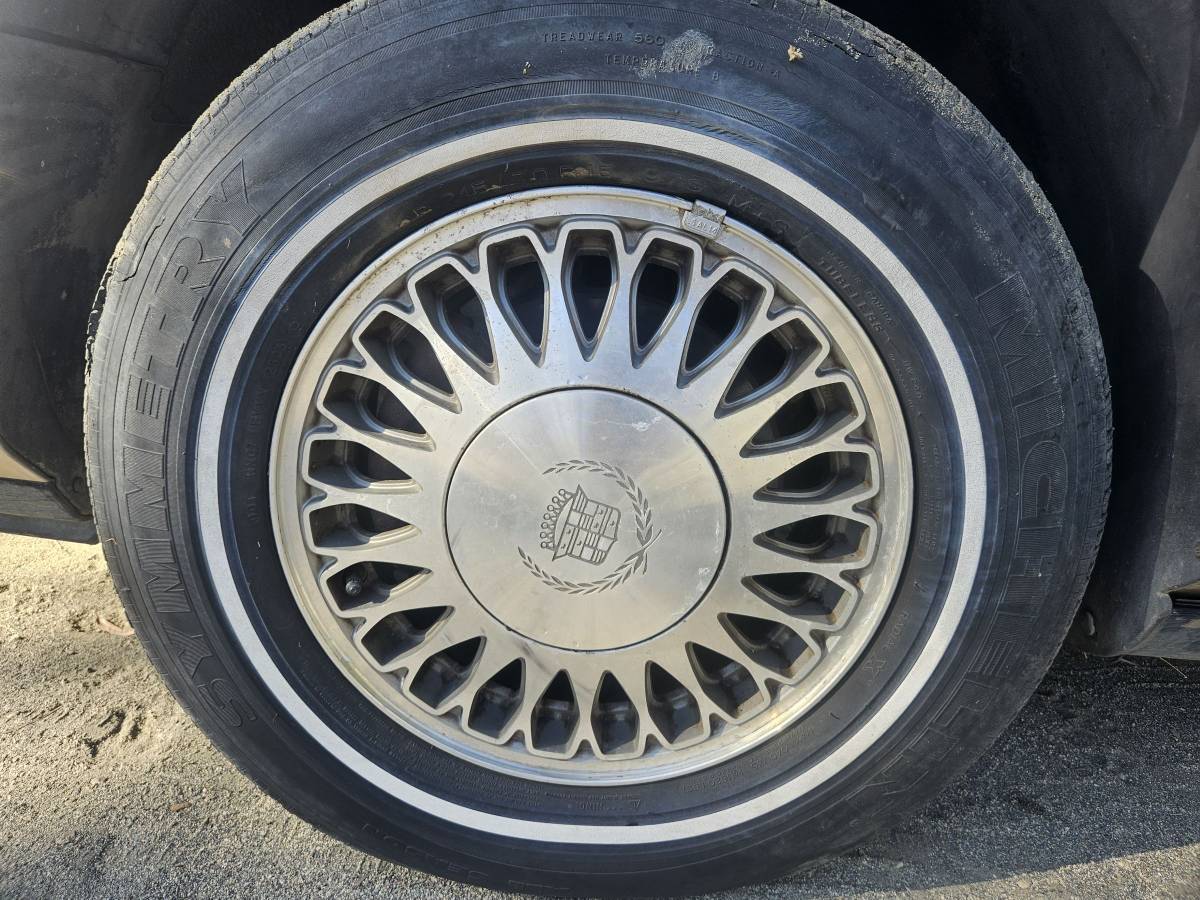 Cadillac-sedan-deville-1994-brown-9