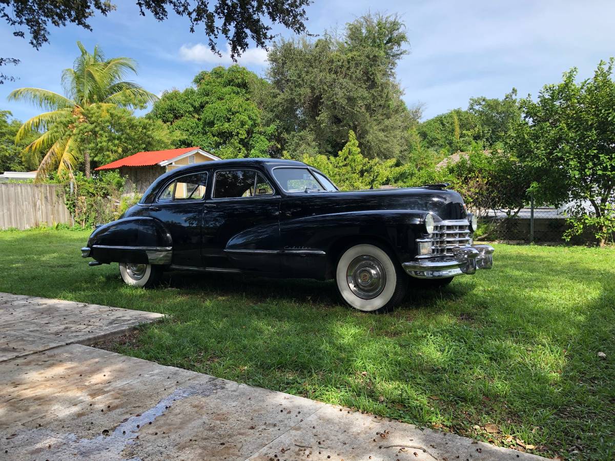 Cadillac-series-62-1947-black-4