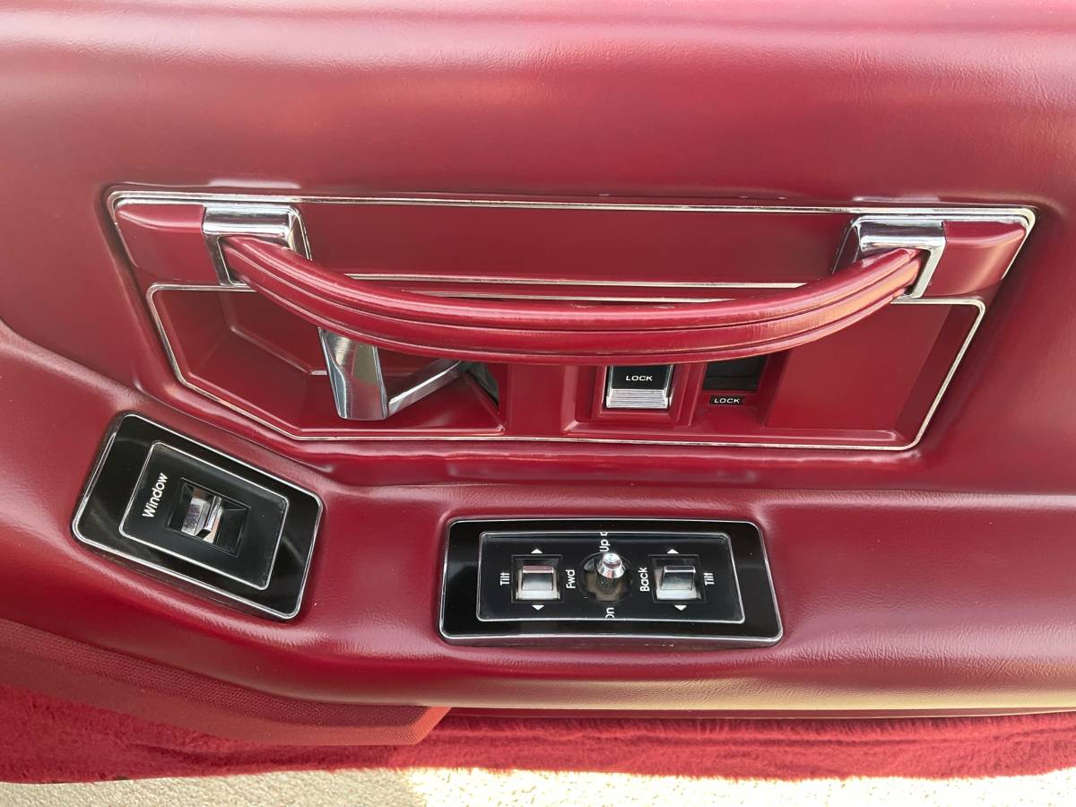 Cadillac-seville-1989-red-13