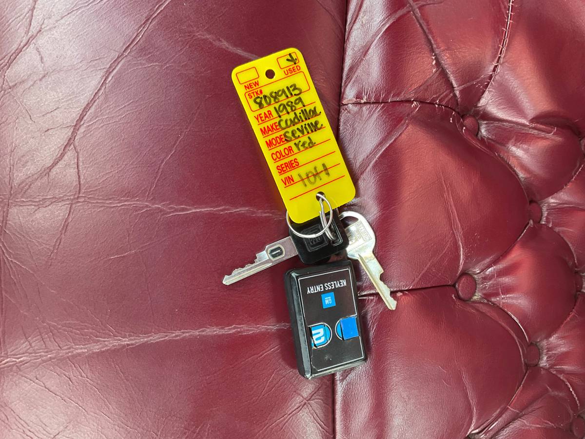 Cadillac-seville-1989-red-14