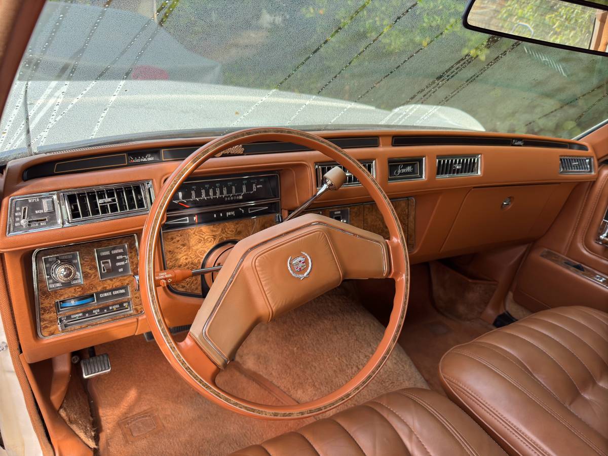 Cadillac-seville-opera-1979-17