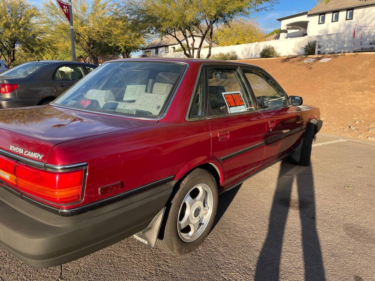 Camry-1990-red-5
