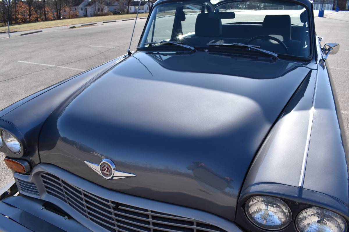 Checker-motors-corporation-1978-silver-1