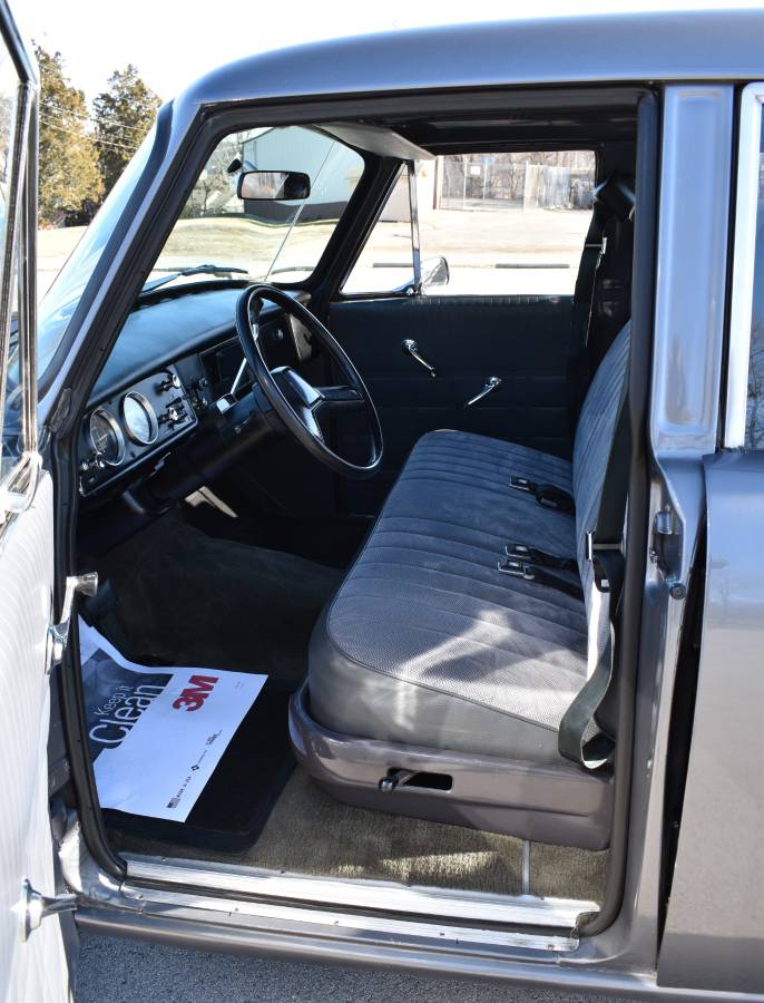 Checker-motors-corporation-1978-silver-15