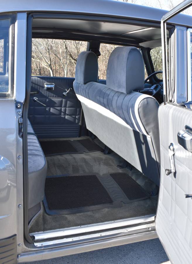 Checker-motors-corporation-1978-silver-18