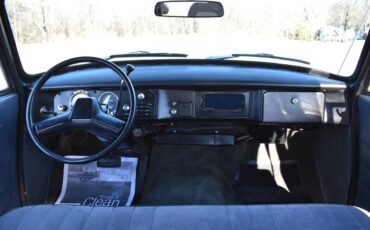 Checker-motors-corporation-1978-silver-20