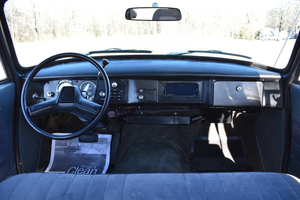 Checker-motors-corporation-1978-silver-20