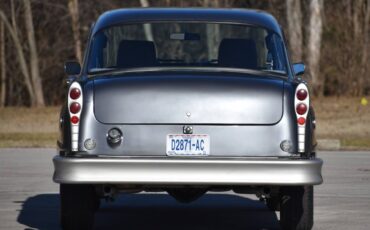 Checker-motors-corporation-1978-silver-3