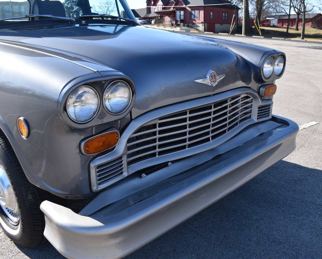 Checker-motors-corporation-1978-silver-5