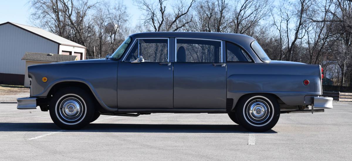 Checker-motors-corporation-1978-silver-8