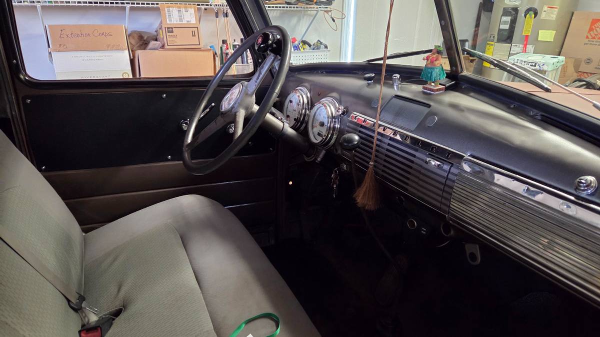 Chevrolet-12-ton-1949-brown-2