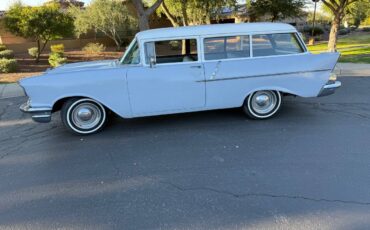 Chevrolet-150-2-dr-wagon-1957-grey-1