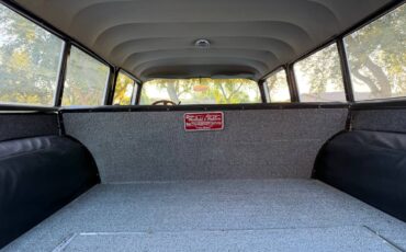 Chevrolet-150-2-dr-wagon-1957-grey-14