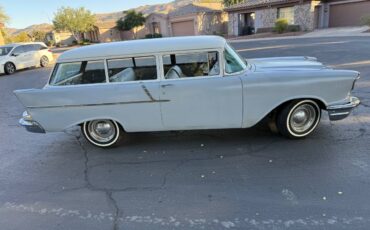Chevrolet-150-2-dr-wagon-1957-grey-9