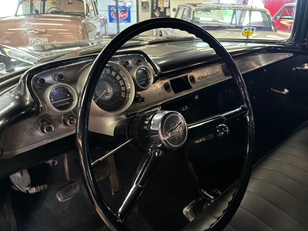 Chevrolet-150-Handyman-Wagon-1957-Station-Wagon-12