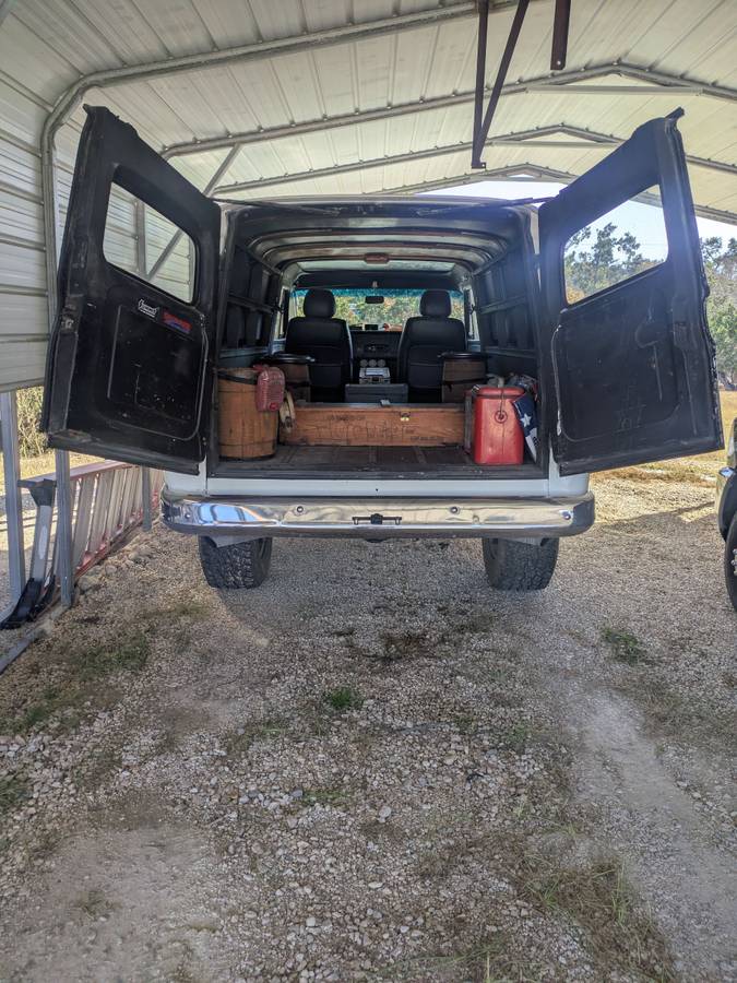 Chevrolet-1966-white-6