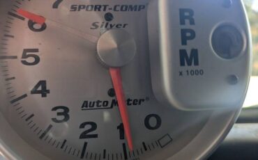 Chevrolet-1966-white-9