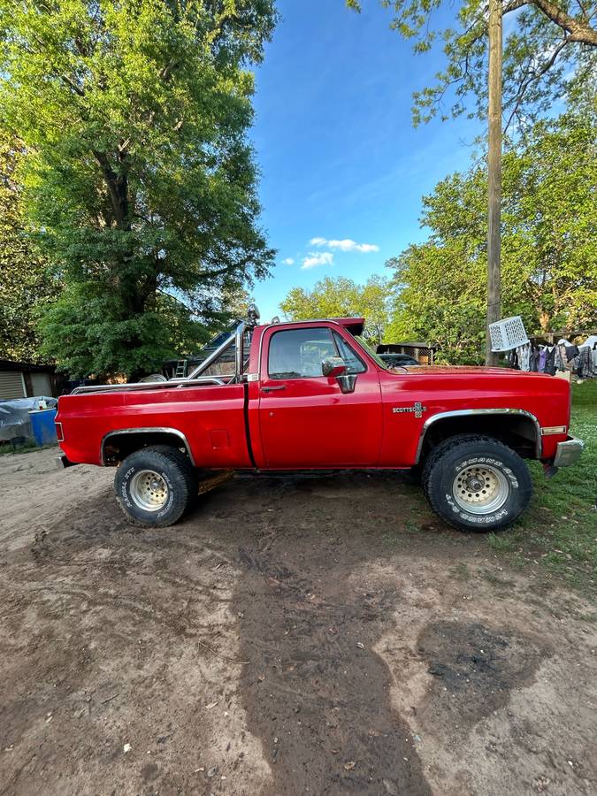 Chevrolet-1982-red-1