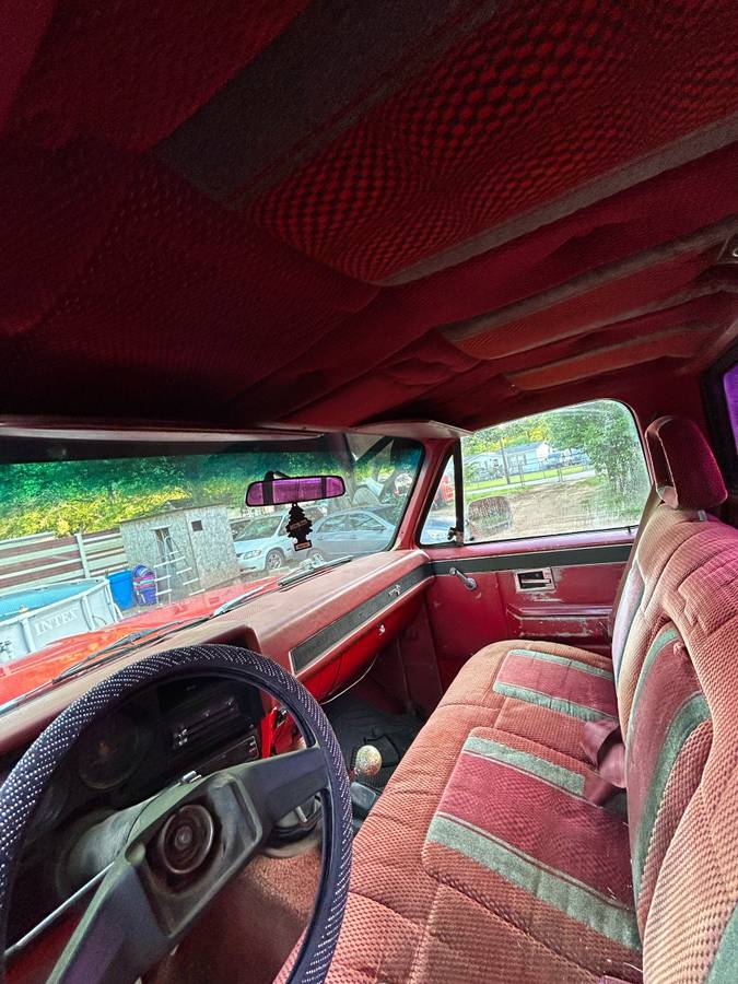 Chevrolet-1982-red-10