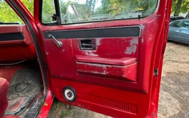 Chevrolet-1982-red-11