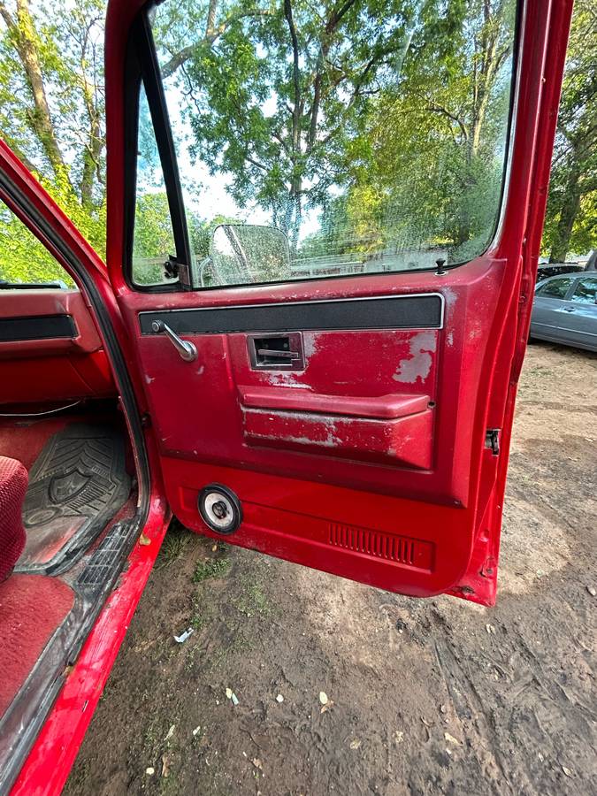 Chevrolet-1982-red-11