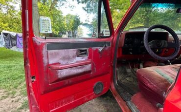 Chevrolet-1982-red-8