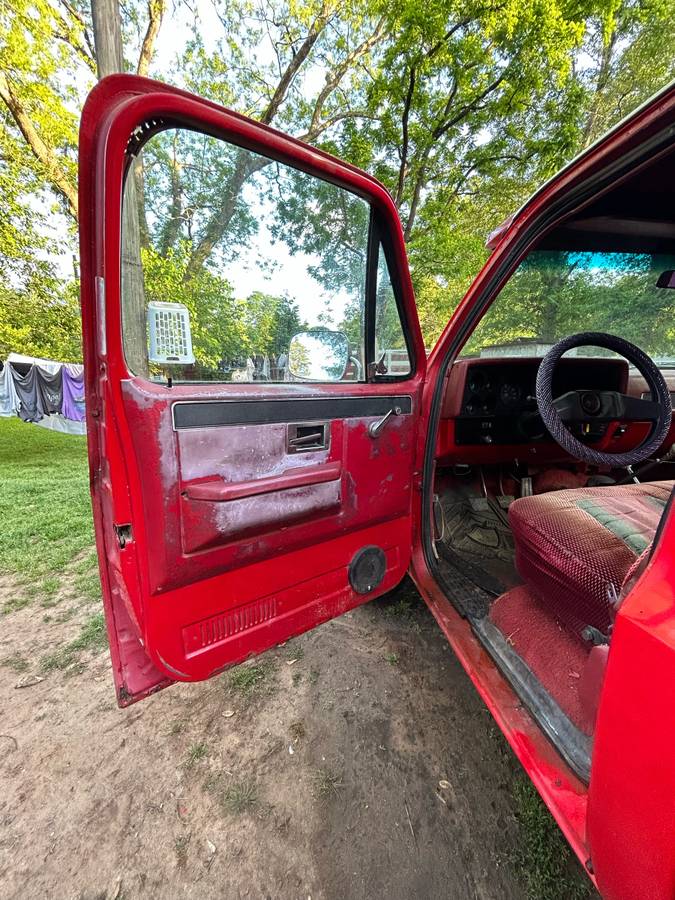 Chevrolet-1982-red-8